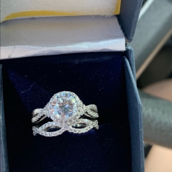 Wedding ring set - Picture 1 of 3